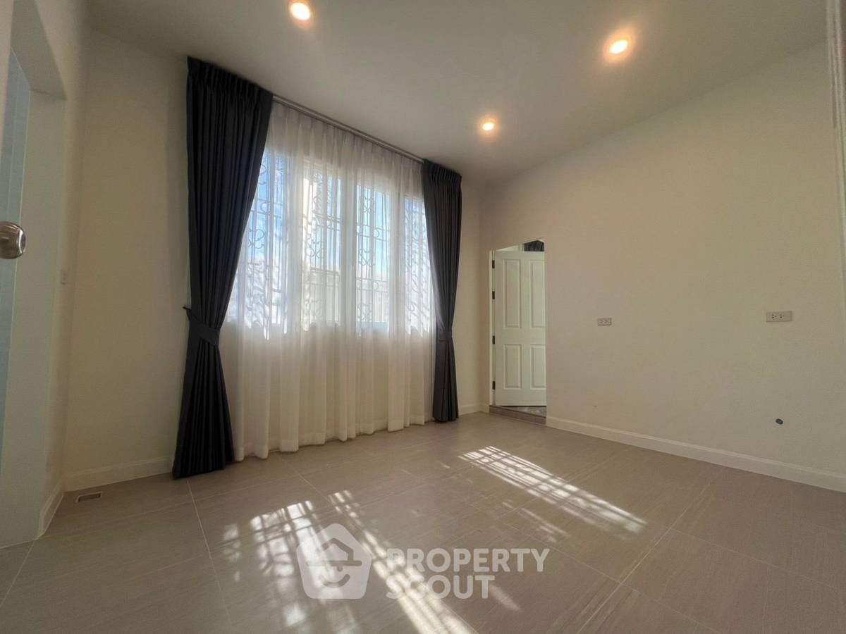 picture Pet-Friendly 7-BR House With 1,000 Sqm In Bang Kaeo (ID 2107543) - 39/49