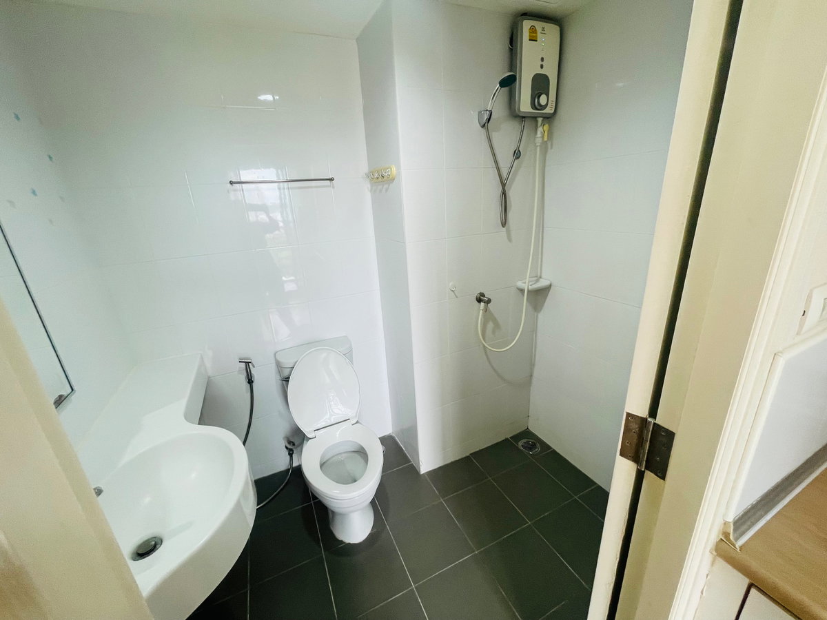 picture Lumpini Seaview Jomtien condo for yearly rent  - 5/16