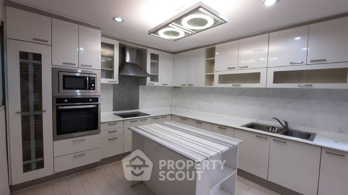รูป บ้าน 5 ห้องนอน ขนาด 300 ตร.ม. ที่ Varatorn Ville สวนหลวง (ID 1301990) - รูปที่ 5/20