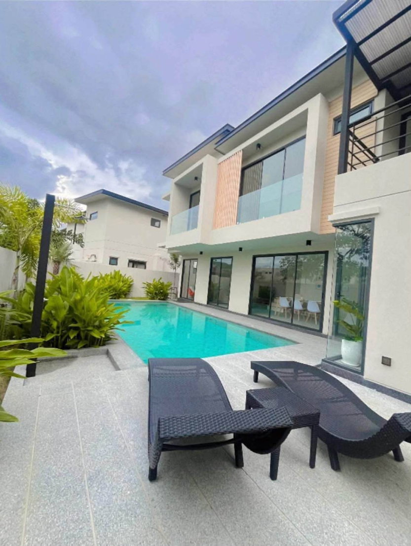 บ้านใหม่ให้เช่า 3 ห้องนอน พร้อมสระว่ายน้ำระบบเกลือ โซนหางดง-เชียงใหม่ ใกล้โรงเรียนนานาชาติหลายแห่ง (R1389) T.0946511456