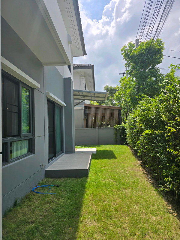 รูป ให้เช่าบ้านเดี่ยวหรู หมู่บ้าน CENTRO วิภาวดี | 79,000 บ. /ด. | ที่ดิน 63 ตร.ว. พื้นที่ใช้สอย 274.4 ตร.ม. | 4 ห้องนอน 6 ห้องน้ำ ที่จอดรถ 3 คัน - รูปที่ 42/46