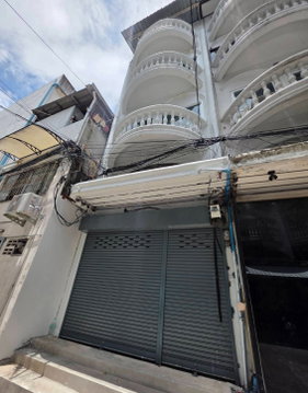 For Rent 4-Storey Commercial Building Prime Location at Huai Khwang