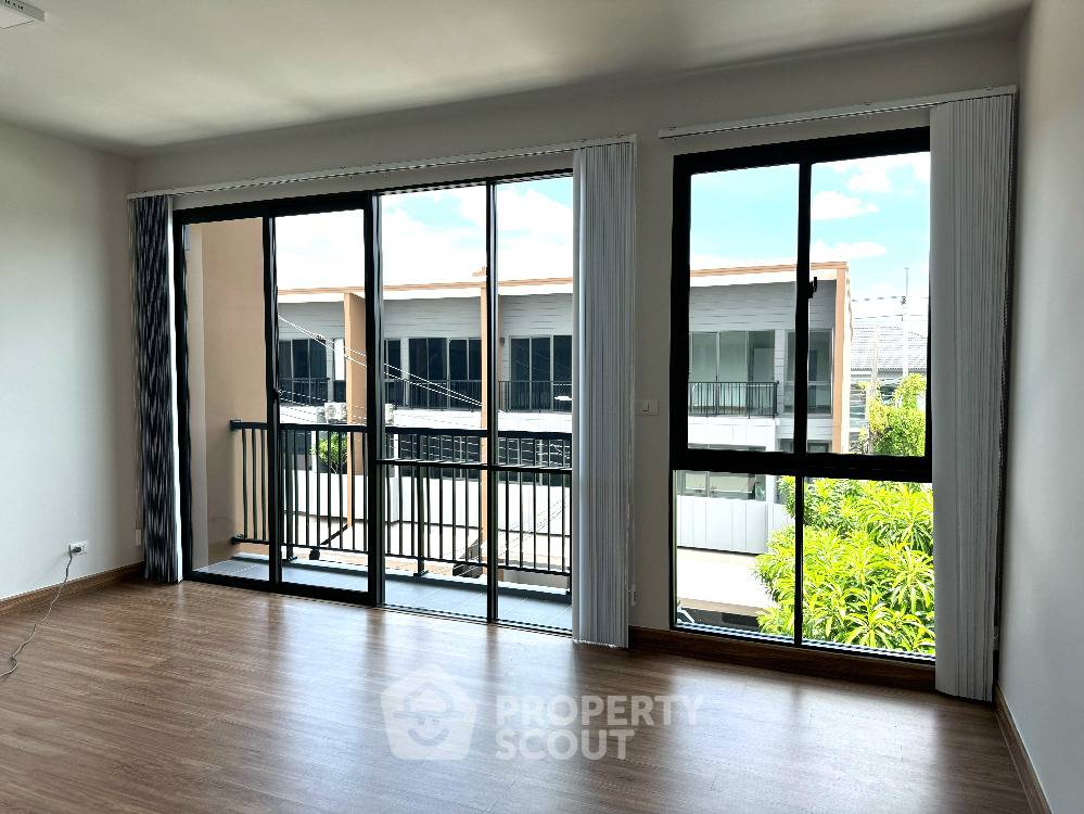 picture 3-BR Townhouse At Baan Klang Muang Sukhumvit Onnut, Prawet (ID 1741237) - 8/8