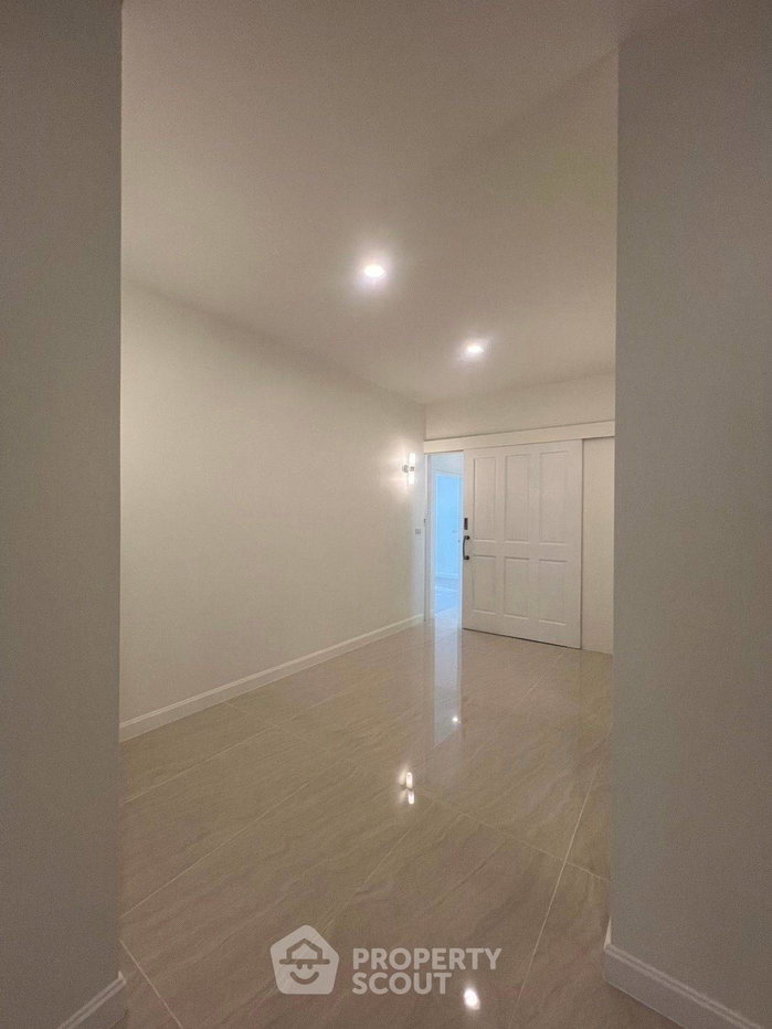 picture Pet-Friendly 7-BR House With 1,000 Sqm In Bang Kaeo (ID 2107543) - 30/49