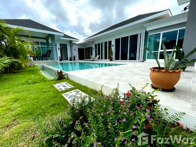 Houses for sale Thalang Phuket : 4 Bedroom Villa for sale in Pa Khlok, Phuket  5620521