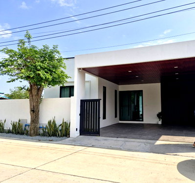 Houses for sale Chonburi : Modern Pool Villa for Sale in Pattaya – Prime Location near Regent’s International School & Mabprachan Reservoir