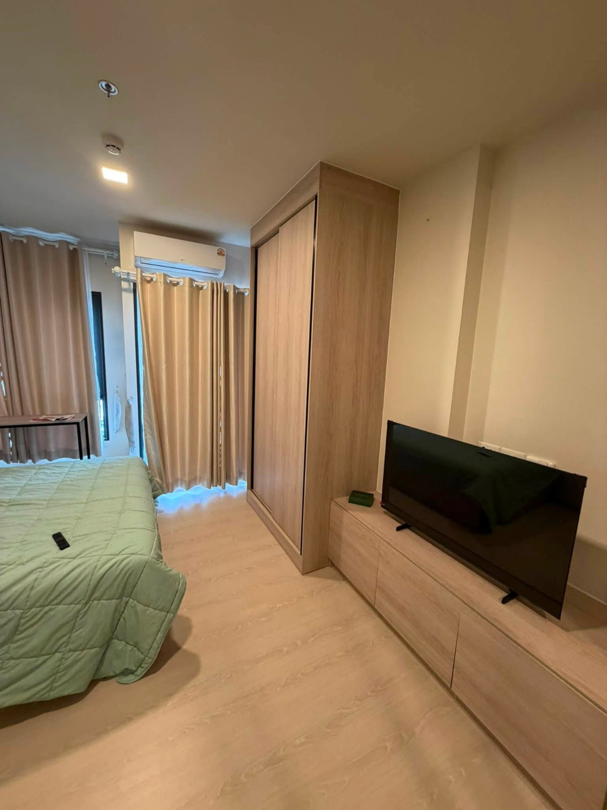ให้เช่าคอนโด   FLO by Sansiri Condo
