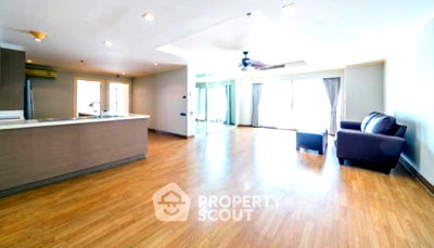 Condos for sale : 37th-Floor 4-BR Nusa State Tower Condominium Near BTS Saphan Taksin (ID 3153769)