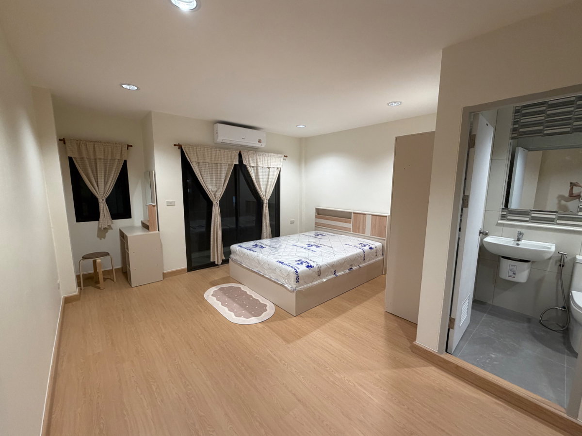 picture ðĄ Brand-New Private Room Near MRT Phasi Charoen â Only THB 7,500/Month - 8/9