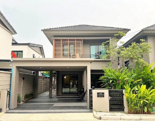 ให้เช่าบ้านเดี่ยว 2 ชั้น โครงการ อารียา โคโม่ โบทานิก้า / Areeya Como Botanica / บางนา กม.10 / ใกล้ เมกา บางนา /  เฟอร์นิเจอร์ครบ / อยู่อาศัย