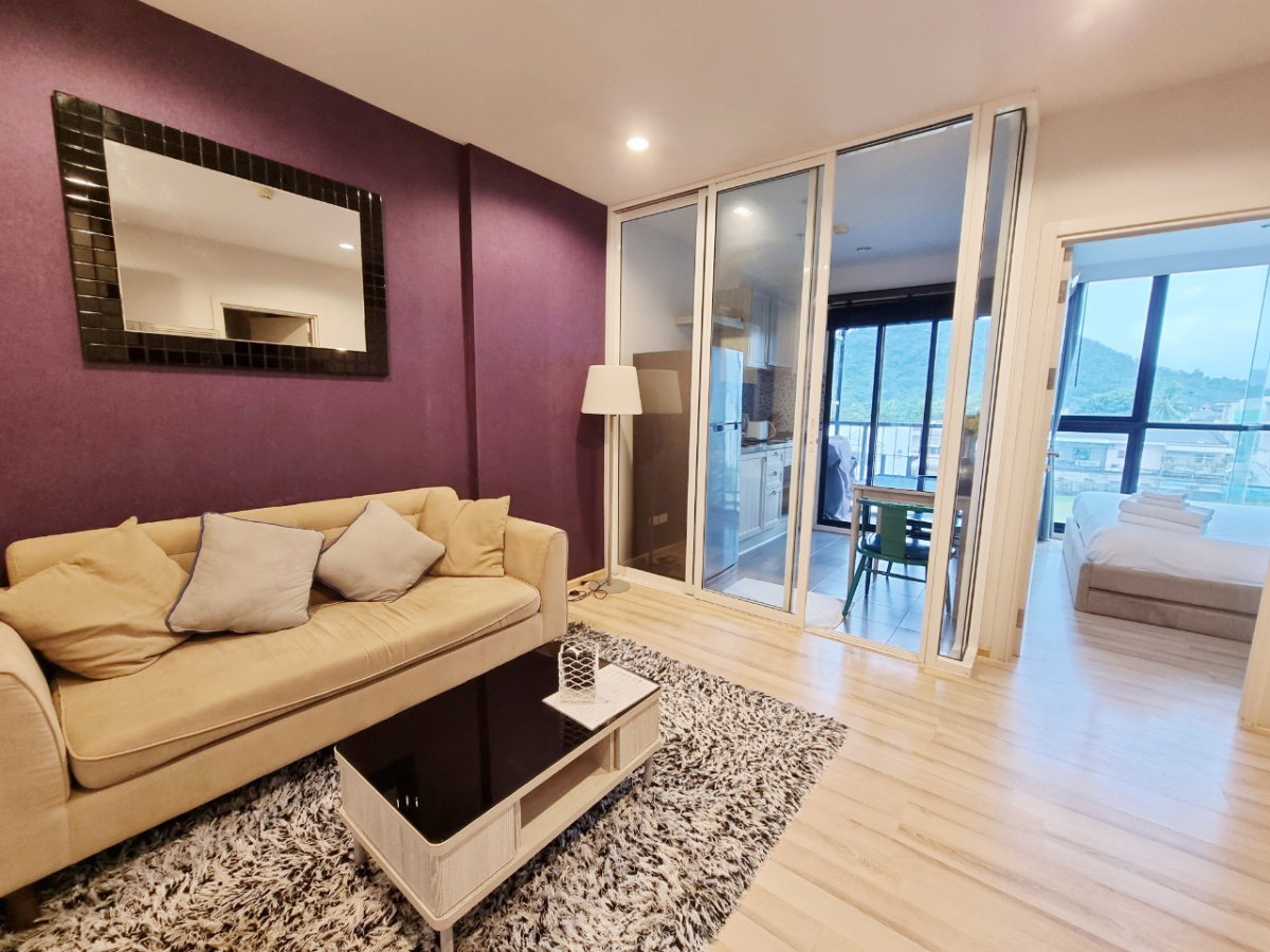 picture For sale: The Base Height Condo - 3/8