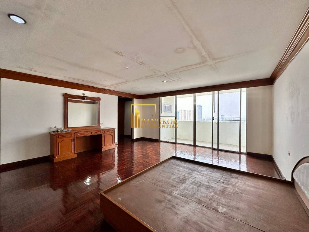 รูป Enormous 5 Bedroom Penthouse With Private Terrace in Ekkamai - BR21093AP - รูปที่ 16/54