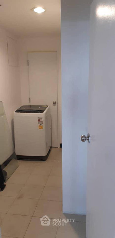 picture Spacious 2-BR 120 Sqm At Icon 3 Condominium, Thong Lo (ID 494490) - 11/12