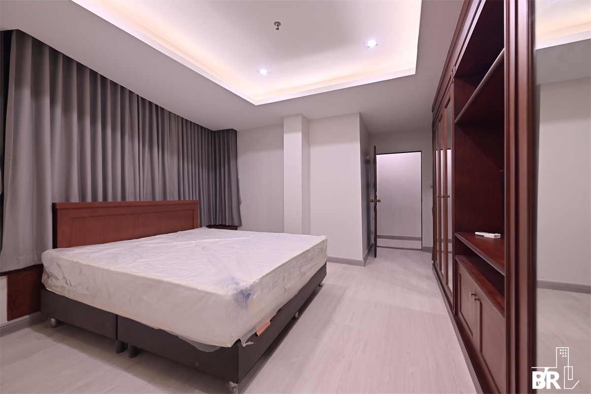 picture Comfortable and Ready to Move-in Rudee Place - 5/10