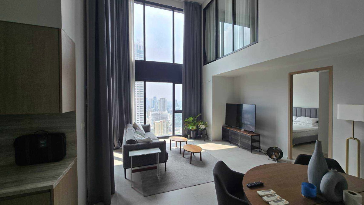 รูป LTHC16024 - Duplex Condo for Rent Silom | The Lofts Silom | Near BTS Surasak | 90K/Month | คอนโดดูเพล็กซ์ให้เช่า เดอะ ลอฟท์ สีลม - รูปที่ 2/9