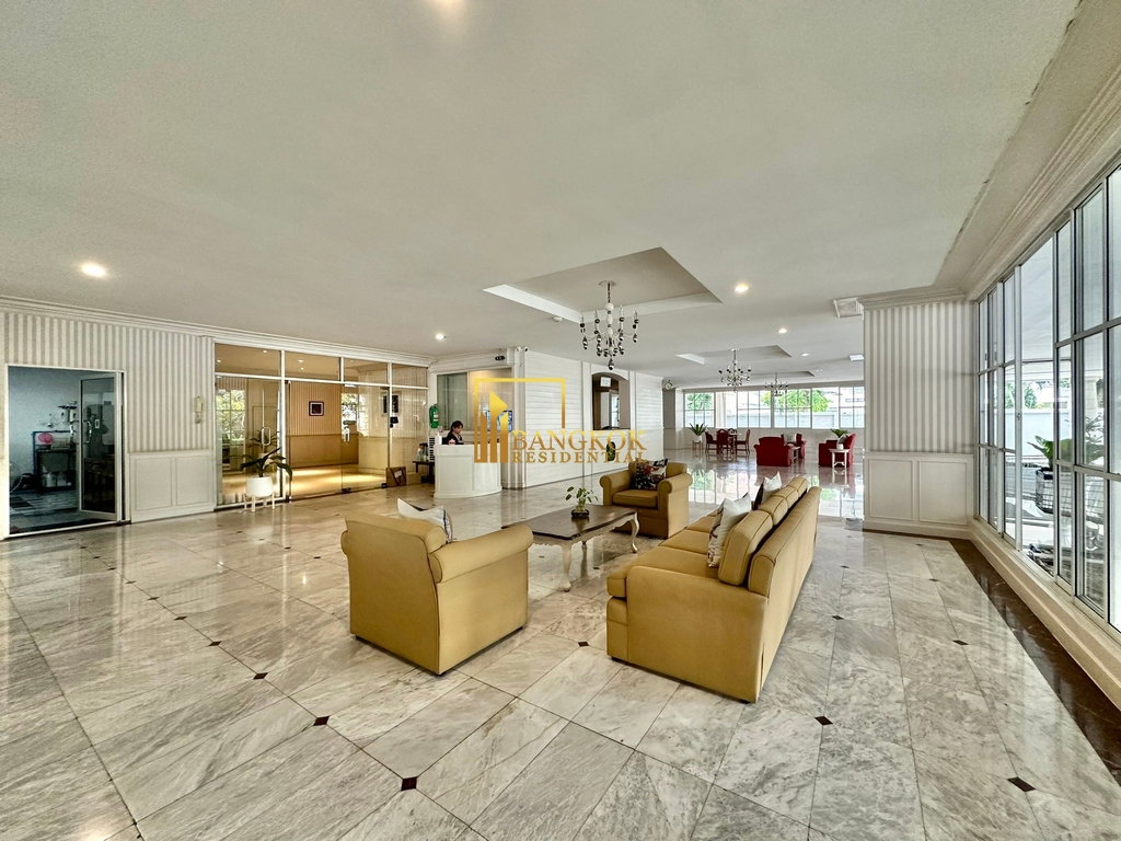 รูป Enormous 5 Bedroom Penthouse With Private Terrace in Ekkamai - BR21093AP - รูปที่ 52/54