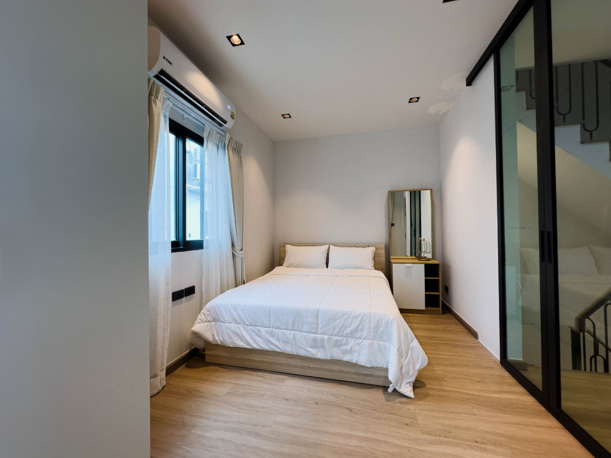 รูป 🏡 **ให้เช่าบ้านหรูใหม่แกะกล่อง! 89 Residence Ratchada – Rama 9** - รูปที่ 10/37