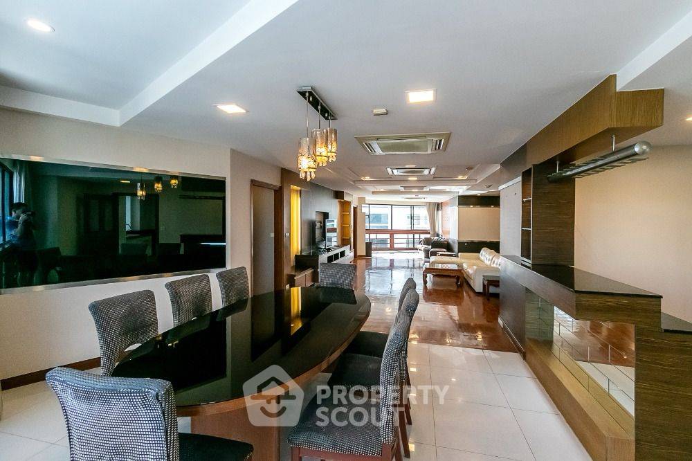 picture Pet-Friendly 3-BR President Park Condominium Near MRT Queen Sirikit (ID 2075203) - 7/13