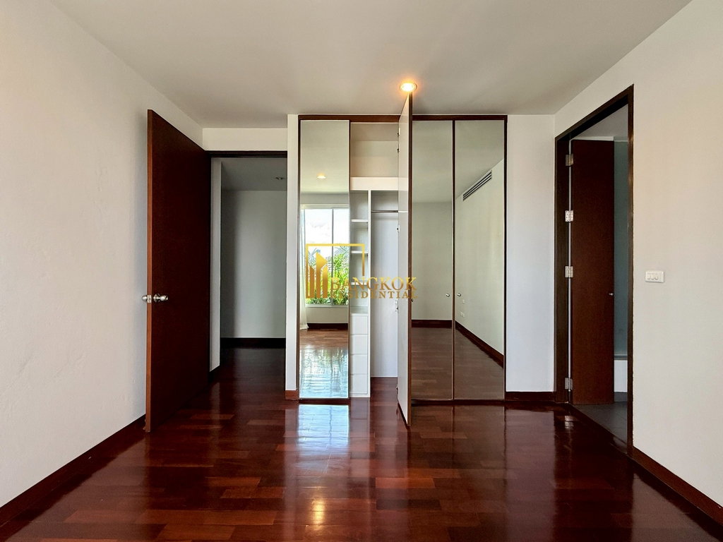 picture Impressive 4 Bedroom Luxury Apartment in Surasak Area - BR0527AP - 37/55