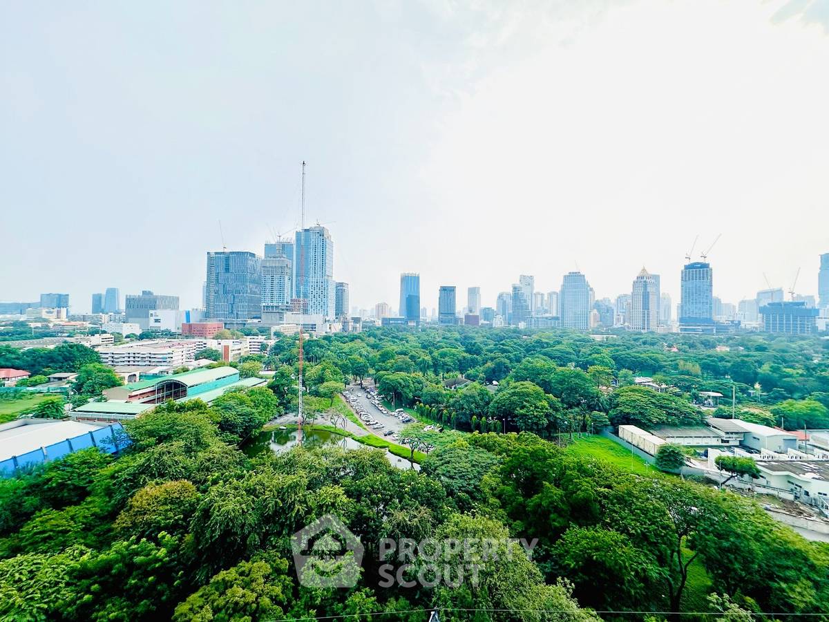 picture Spacious 1-BR 84 Sqm At Sindhorn Tonson Near BTS Ratchadamri (ID 3155952) - 3/13