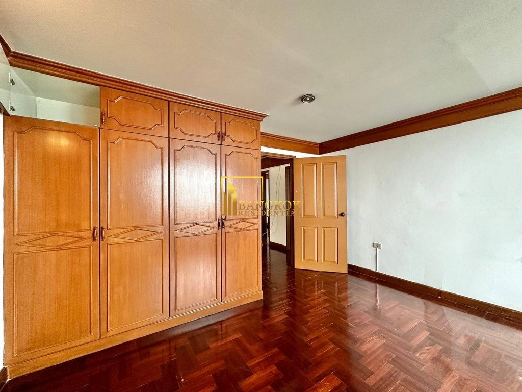 รูป Enormous 5 Bedroom Penthouse With Private Terrace in Ekkamai - BR21093AP - รูปที่ 29/54