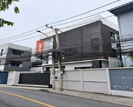 ให้เช่า Home Office / อาคาร 3 ชั้น ทำเล สุทธิสาร ซอย 20 มิถุนา ใกล้ MRT สุทธิสาร / เหมาะเป็น Office จดบริษัทได้