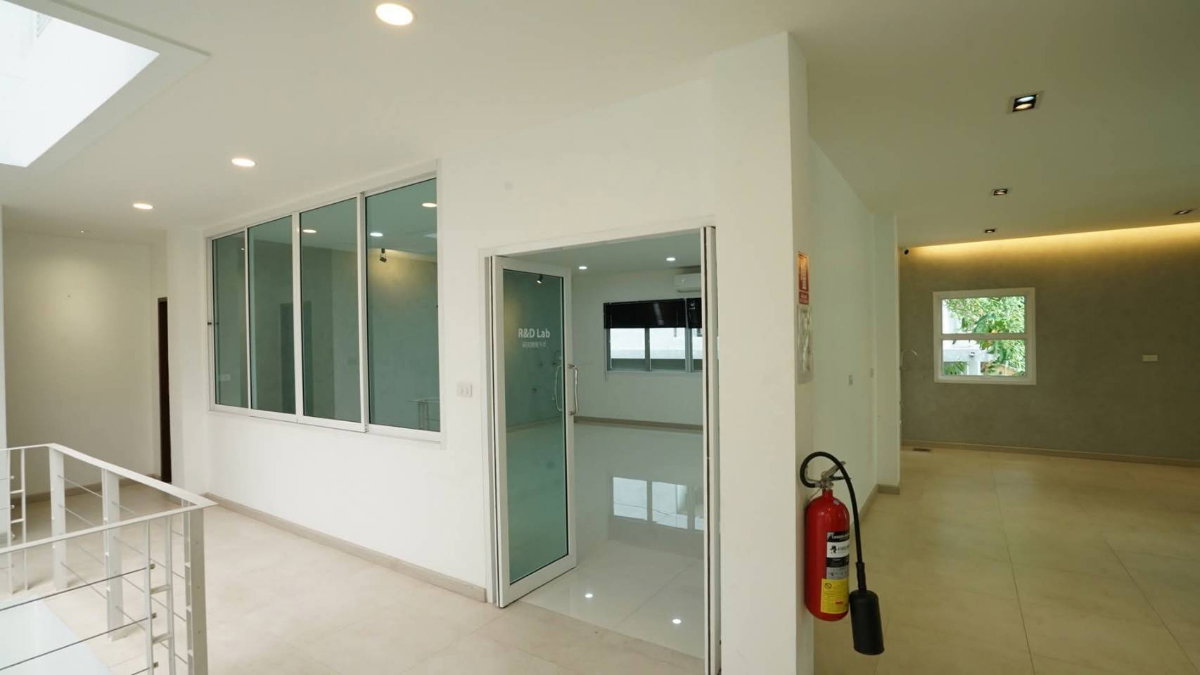 picture 🏢✨ For Sale: 2-Storey Office Building with Rooftop in a Prime Business Location ✨🏢 C8MG100764 - 9/25