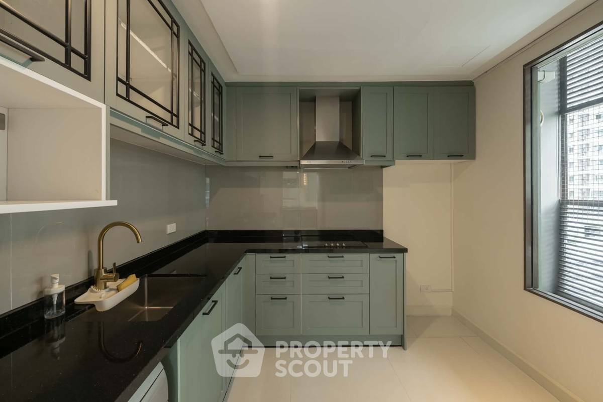 picture 2-BR Condo At The Emporio Place, Near BTS Phrom Phong (ID 2455279) - 5/10