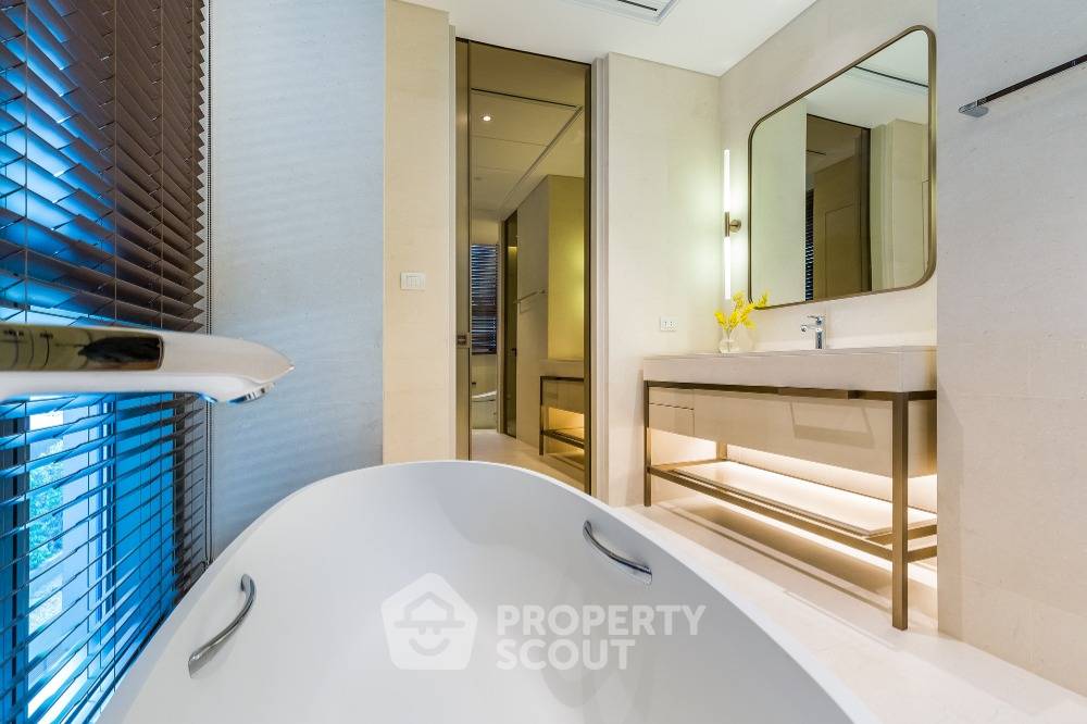 picture 2-BR 126 Sqm Condo At Baan Sindhorn, 400m to BTS Ratchadamri (ID 1864134) - 23/48