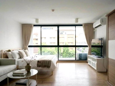 Condos for rent : Condo for RENT : Bangkok Feliz Sukhumvit 69    𝐒𝐢𝐳𝐞 : 35 sqm.   Studio /1 Bath  𝐅𝐥𝐨𝐨𝐫 : 4th  ✅ fully furnished