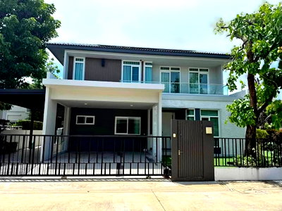 Houses for rent Raffles International College : For Rent Detached House Mantana2 Bangna km7 GH616