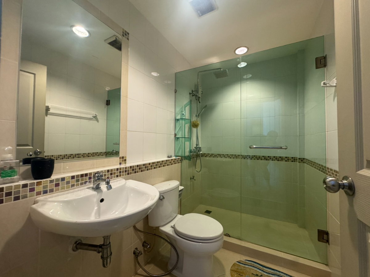 รูป [ขาย] ทาวน์โฮม 3 ชั้น The Royal Vienna รัชวิภา 5.95ล้าน 3 นอน 3 น้ำ พร้อมอยู่ โทร 0882246885 line: Tiitletitle - รูปที่ 25/39