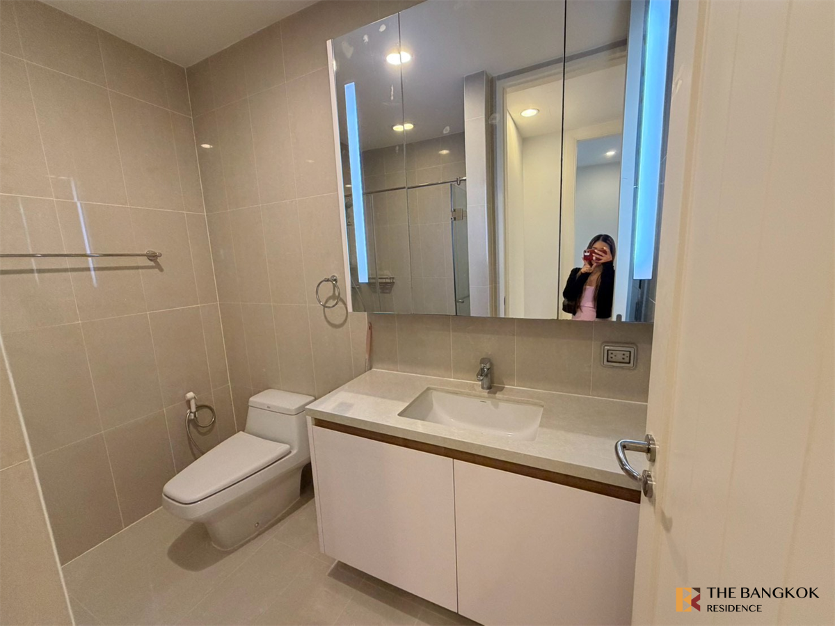 picture Q Langsuan near BTS Ratchadamri Luxury Unit, Ready for You Without the Wait - 6/10