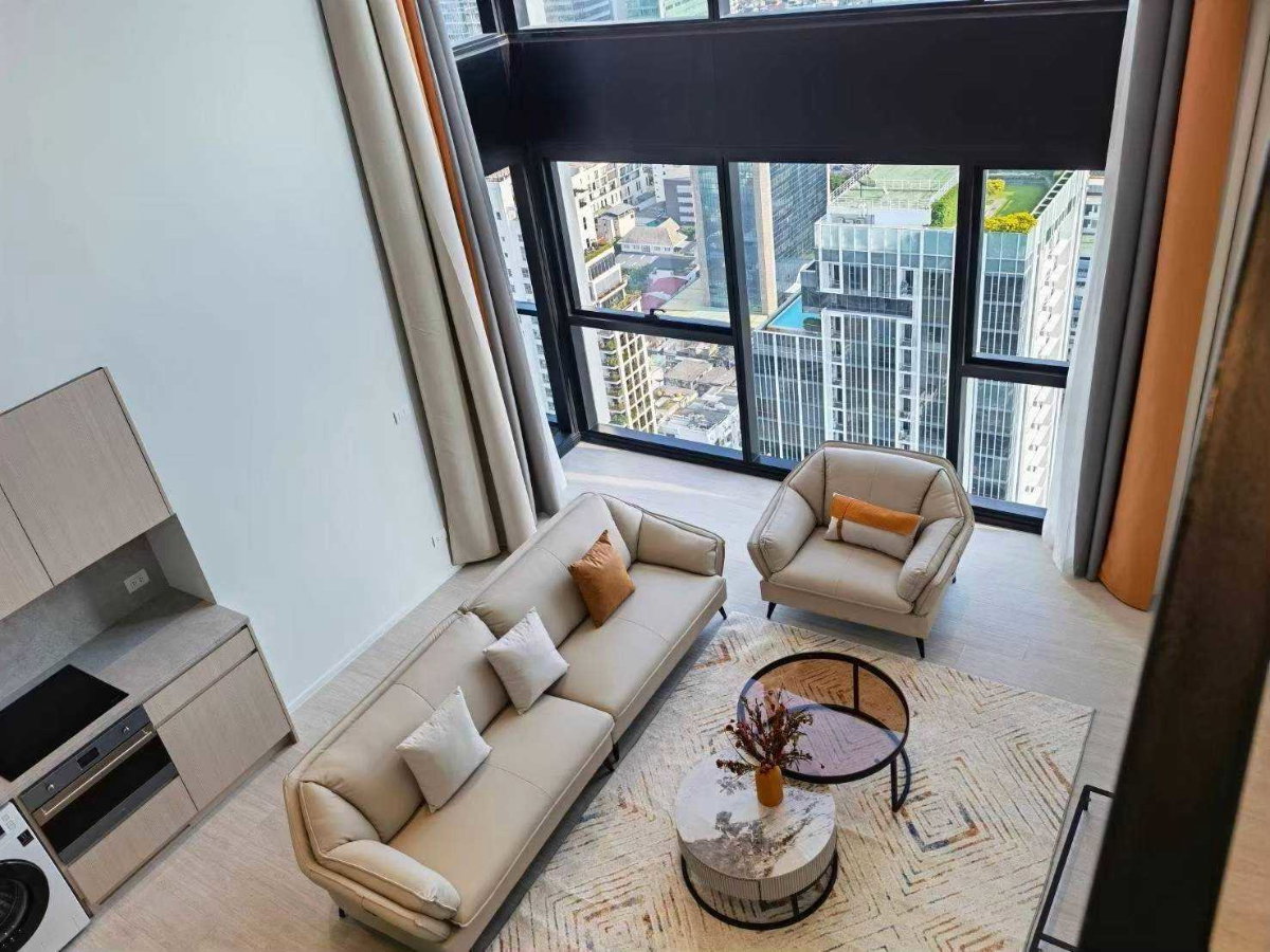 รูป LTHC16025 - Duplex Condo for Rent Silom | The Lofts Silom | 108 sqm | 2 Bed 2 Bath | BTS Surasak | 85K | คอนโดดูเพล็กซ์ให้เช่า สีลม - รูปที่ 1/9