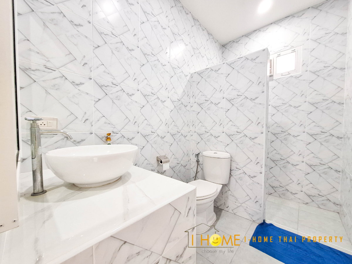 รูป 🏡✨ ให้เช่าบ้านเดี่ยว 2 ชั้น พื้นที่กว้าง เลี้ยงสัตว์ตัวเล็กได้ ใกล้กาดฝรั่งและโรงเรียนนานาชาติ ✨🏡 AHD-H1089 - รูปที่ 32/33