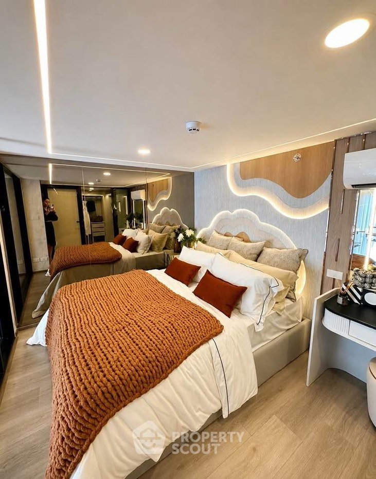 picture 200m To MRT Huai Khwang | 2-BR SOHO Bangkok Ratchada (ID 3159841) - 16/17