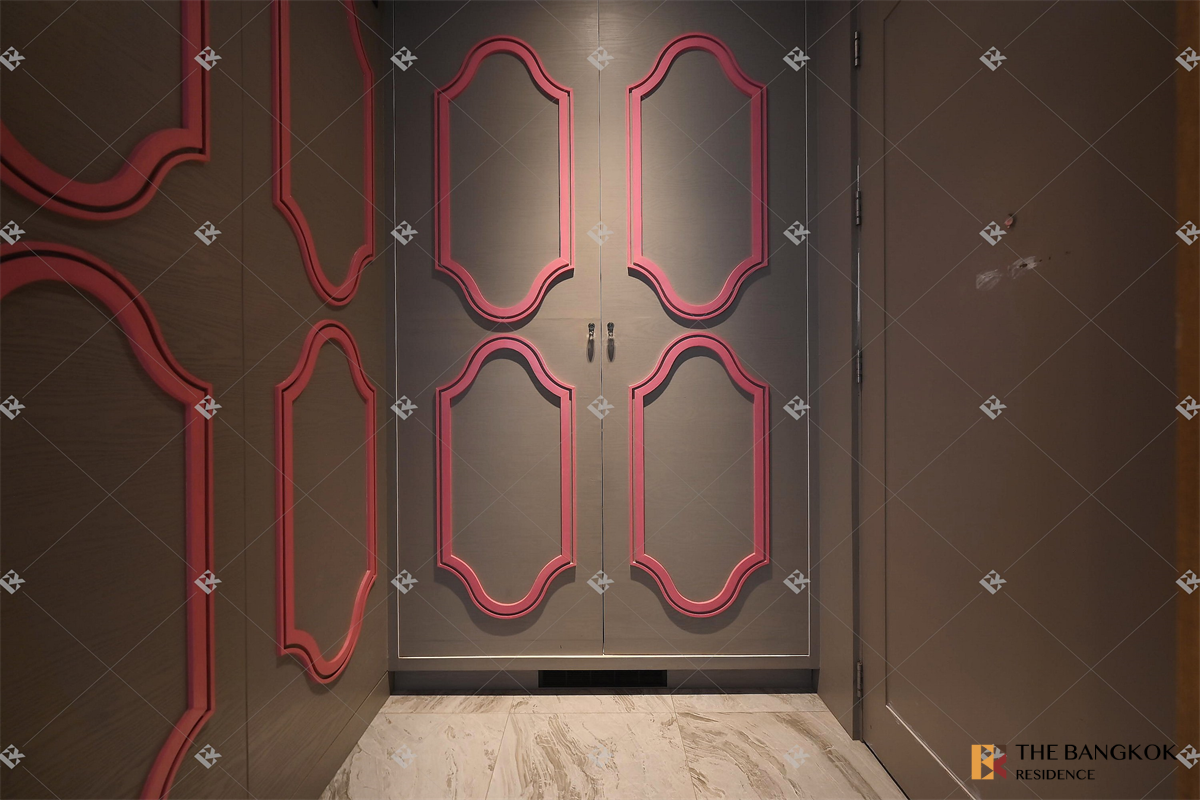 picture Luxuriously Elevated Unit The Emporio Place - 7/10