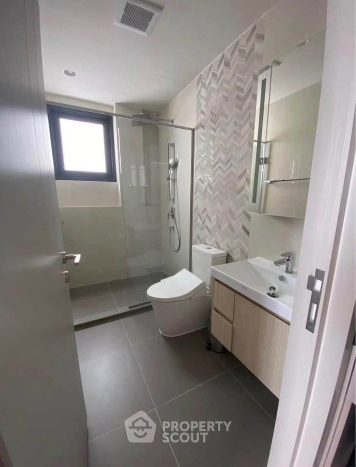 รูป ชั้น 32 ห้องนอน 2 ห้อง Oka Haus Sukhumvit 36 รถไฟฟ้า BTS ทองหล่อ (ID 3159360) - รูปที่ 5/5