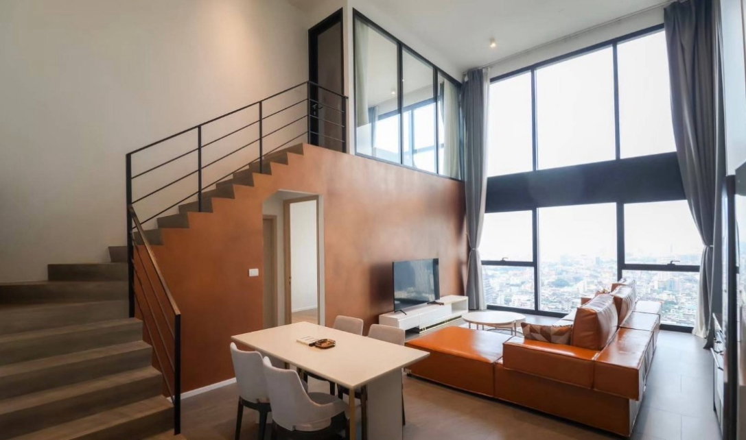 รูป LTHC16022 - Duplex Condo for Rent Silom | The Lofts Silom | Near BTS Surasak | 95K/Month | คอนโดดูเพล็กซ์ให้เช่า เดอะ ลอฟท์ สีลม - รูปที่ 2/5