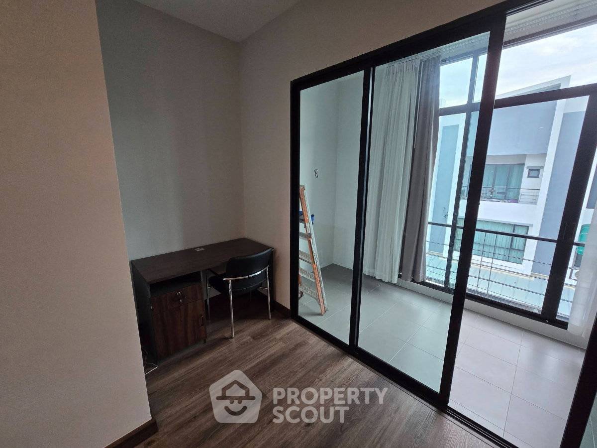 picture Spacious 3-BR 210 Sqm Townhouse At Cordiz At Udomsuk (ID 3156328) - 3/10