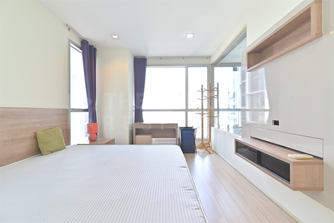 RHYTHM Ratchada-Huaikhwang near MRT Huai Khwang Station Convenient Travel, Great Value per Square Meter