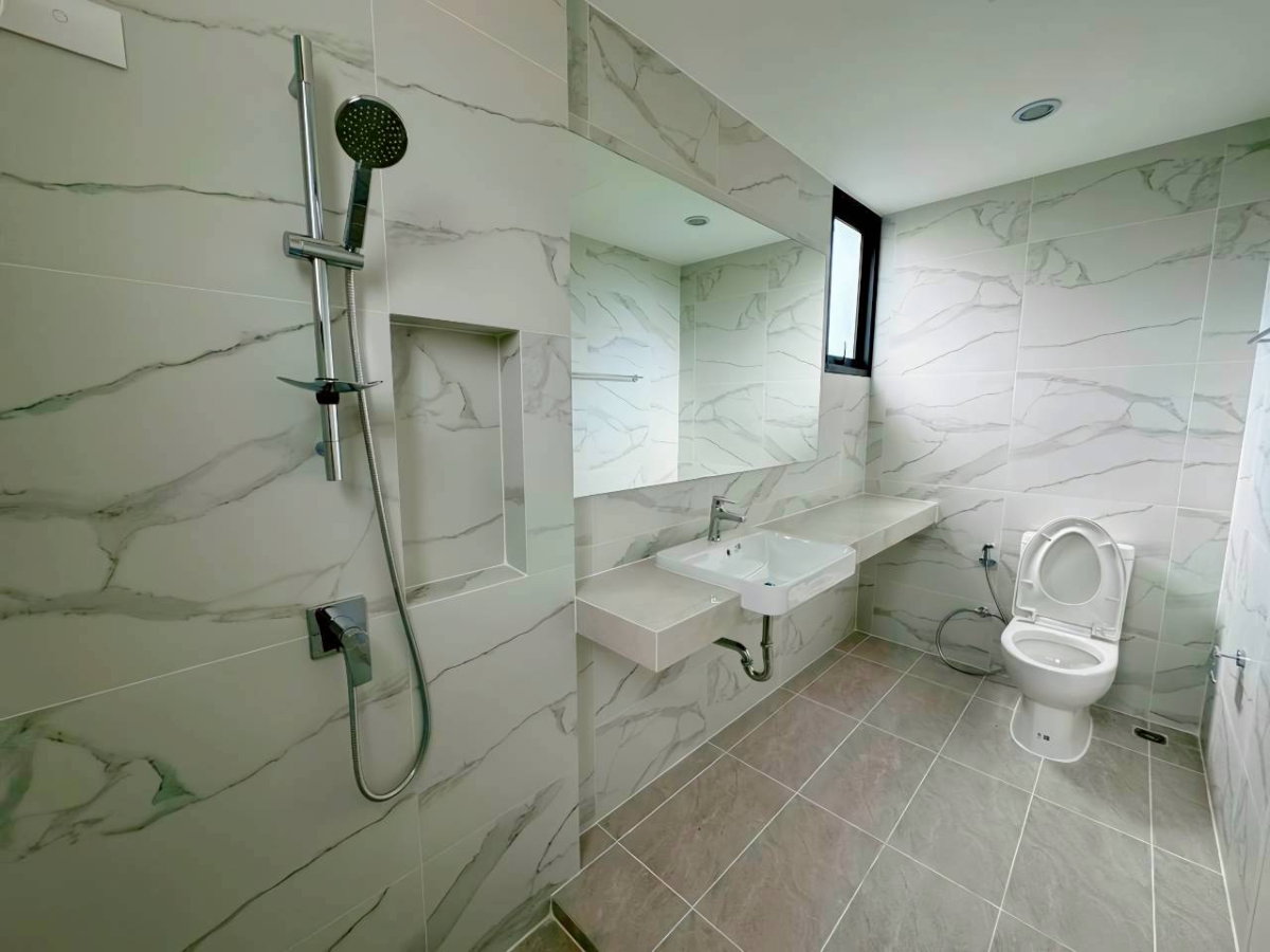รูป [Smart Home] บ้านแฝดหลังมุม ดีไซน์ Double Volume บ้านกลางเมือง The Edition ปิ่นเกล้า-บรม 2 ใกล้ทางด่วน 15 นาทีถึงจตุจักร - รูปที่ 22/27