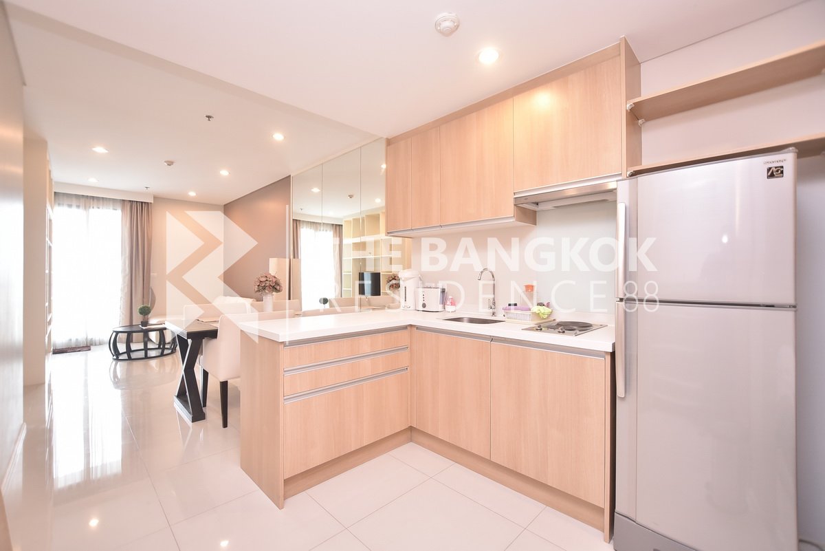 picture Villa Asoke near MRT Phetchaburi Station Unit Priced Below Market - 2/10