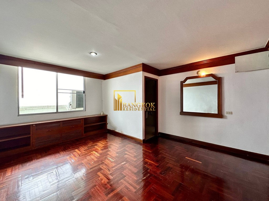 รูป Enormous 5 Bedroom Penthouse With Private Terrace in Ekkamai - BR21093AP - รูปที่ 31/54