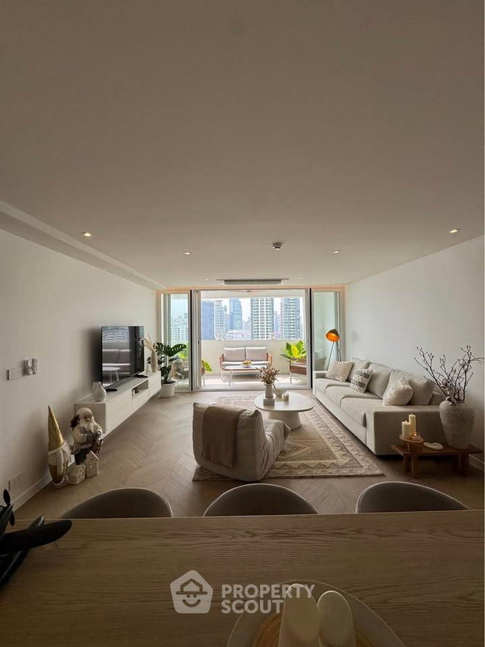 picture 3-BR Condo At D.S. Tower 2 Sukhumvit 39 Near MRT Sukhumvit (ID 3157438) - 4/36