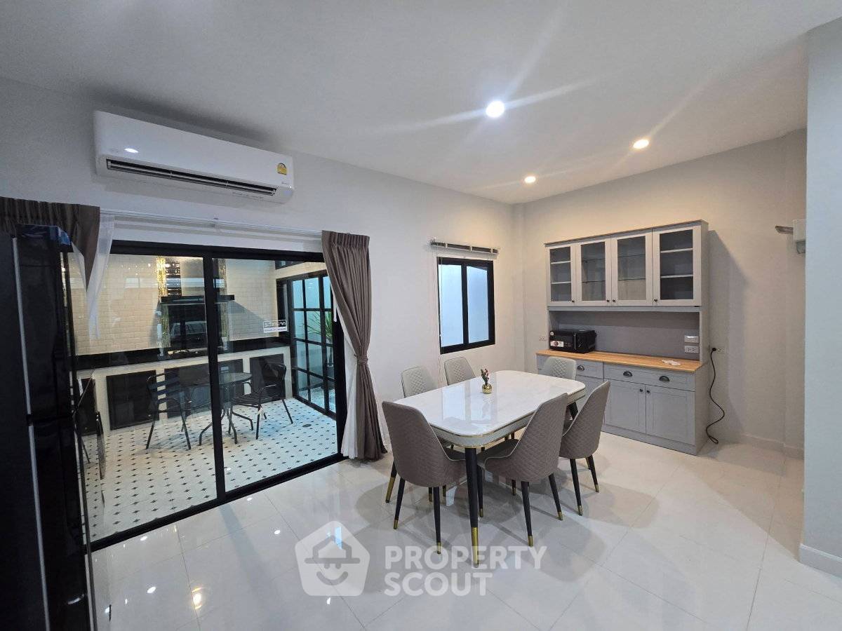 picture Spacious 3-BR 210 Sqm Townhouse At Cordiz At Udomsuk (ID 3156328) - 5/10