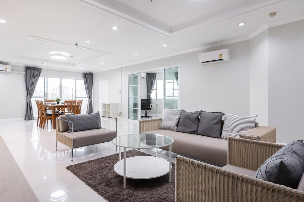 รูป RS7292 ให้เช่า Fifty Fifty Tower Condominium ห้องขนาดใหญ่ ใกล้ BTS ทองหล่อ เพียง 5 นาที  - รูปที่ 1/30