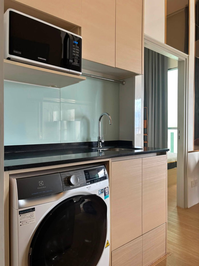 รูป RS7303 ให้เช่า Noble Revolve Ratchada 1 Penthouse ชั้นบนสุด เพดานสูง 4 เมตร เดินเพียง 5 นาทีถึง MRT ศูนย์วัฒนธรรม - รูปที่ 3/13