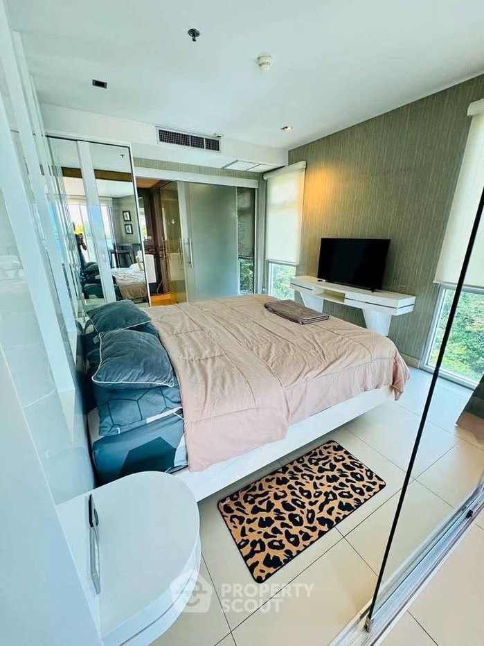picture Spacious 1-BR 77 Sqm At Sands Condominium, Phratamnak (ID 2356415) - 1/10