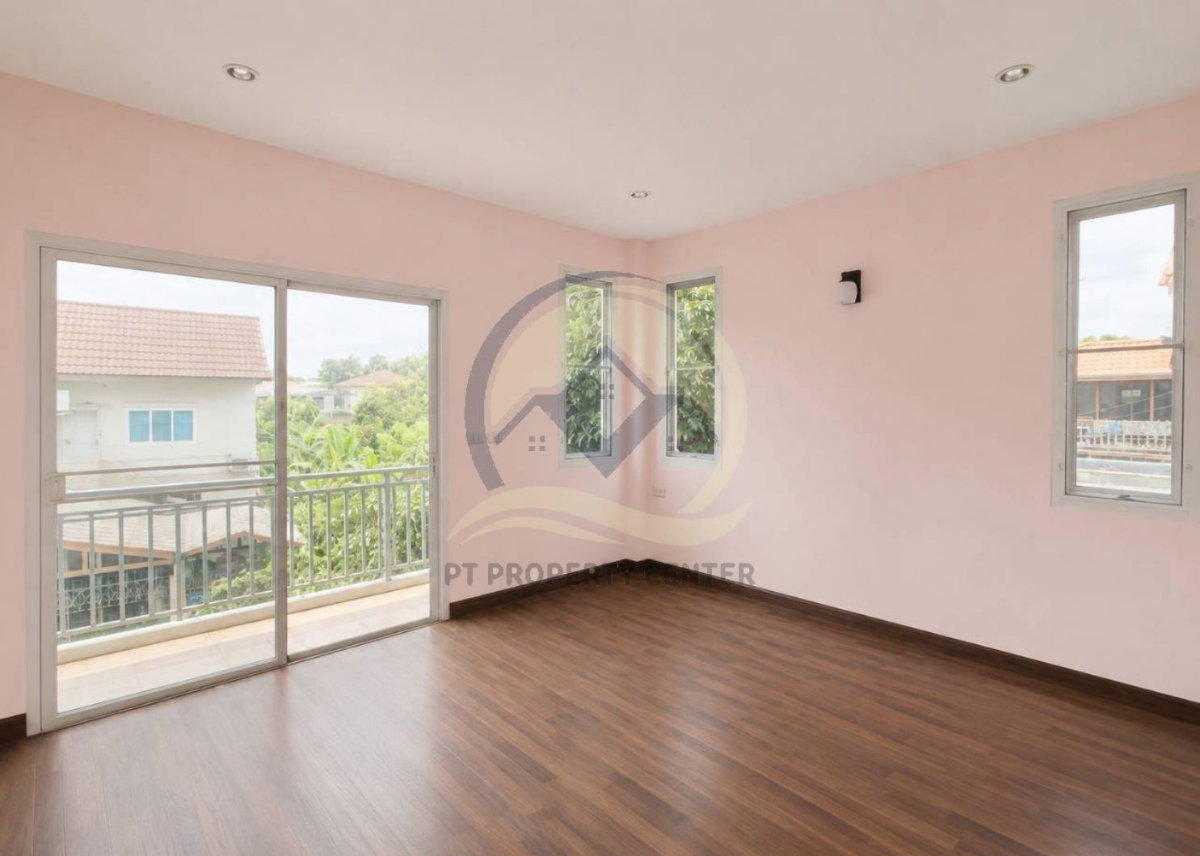 รูป บ้านเดี่ยว 2 ชั้น สร้างเอง ซอยคู้บอน 21  แขวงคันนายาว บ้านเปล่ารีโนเวทใหม่พร้อมอยู่ ราคาพิเศษ ทำเลใกล้รถไฟฟ้าและทางด่วน เหมาะสำหรับครอบครัวใหญ่ - รูปที่ 17/32